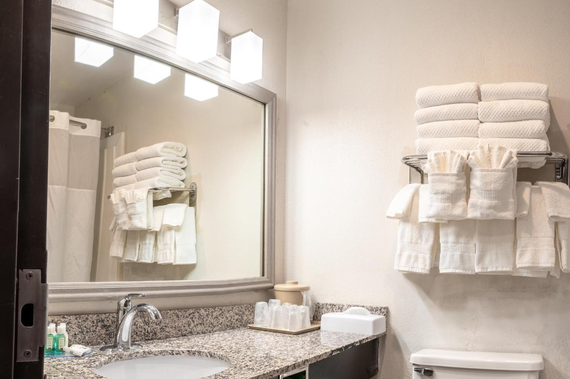 Quality Inn Milan-Sandusky Экстерьер фото