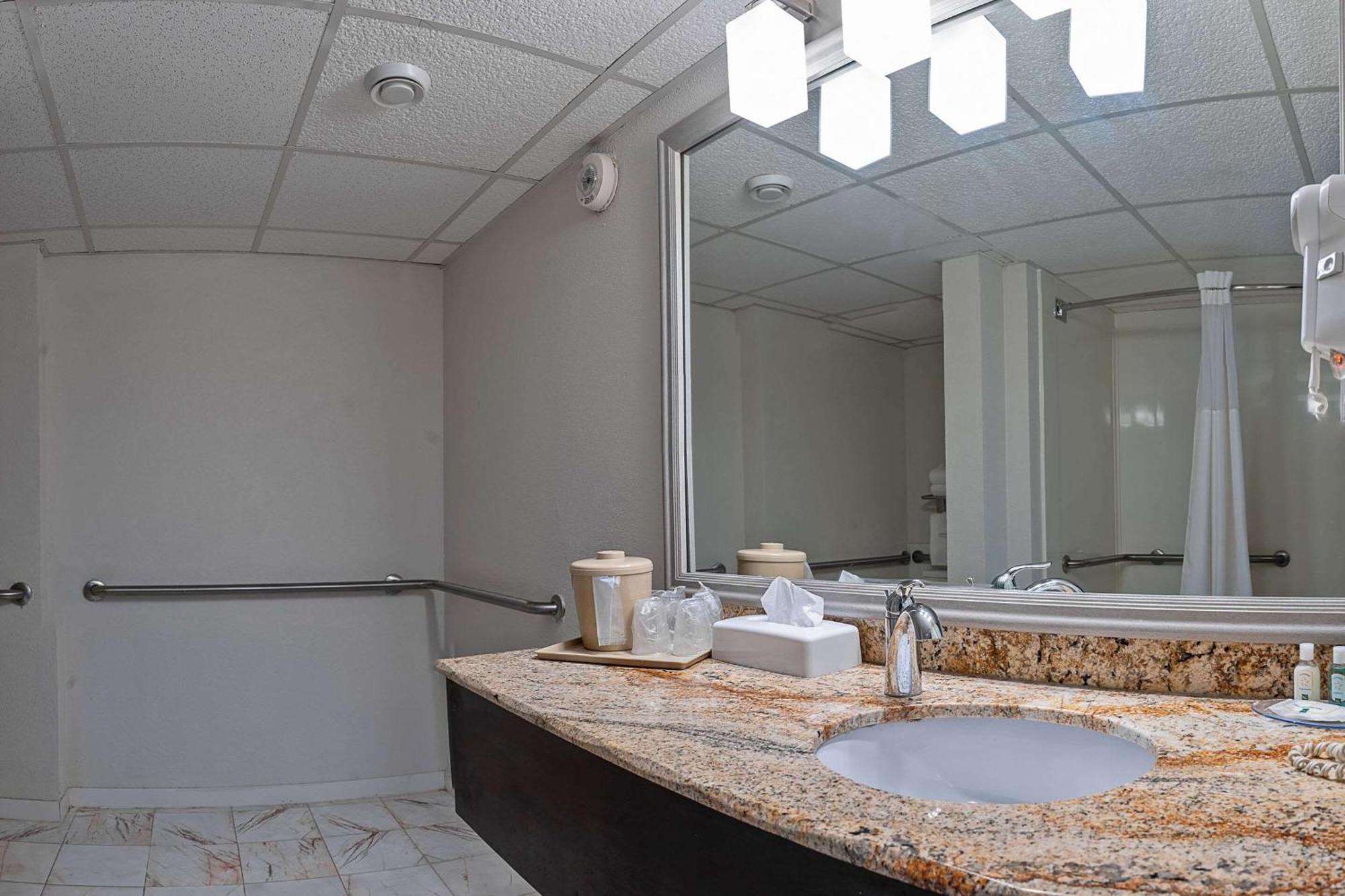 Quality Inn Milan-Sandusky Экстерьер фото