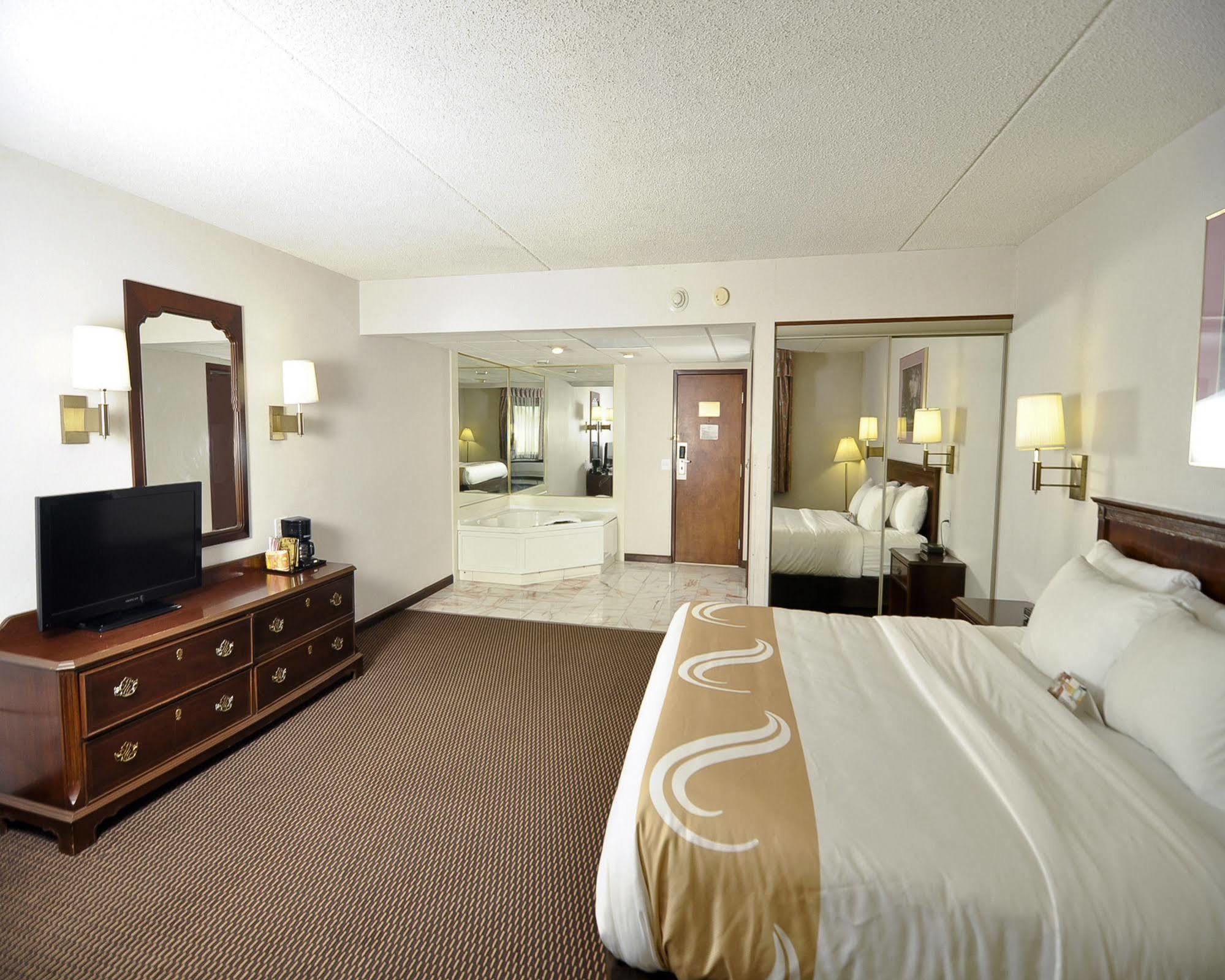 Quality Inn Milan-Sandusky Экстерьер фото
